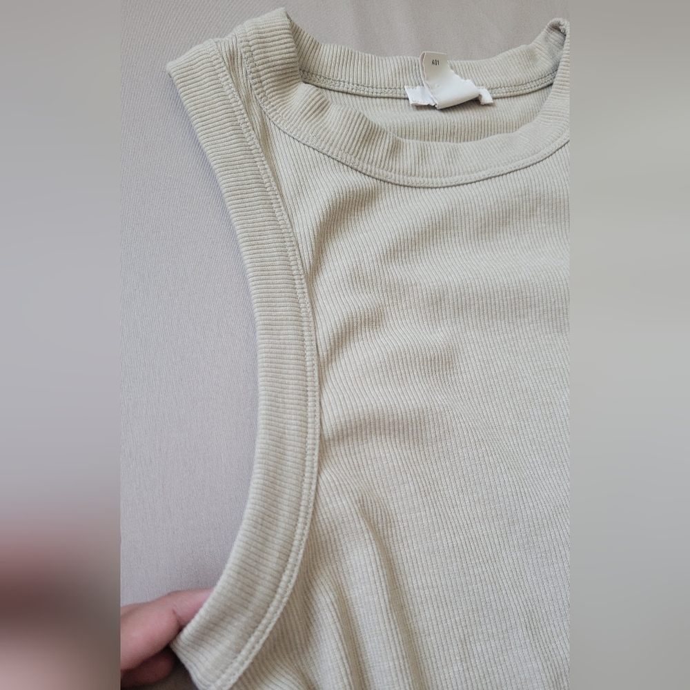 H&M Tank Top - Picture 9 of 11